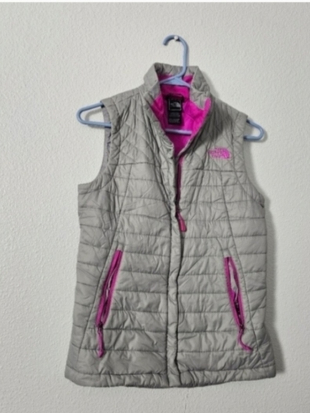The North Face Gray Quilted Vest with Pink Accents Sz XS
